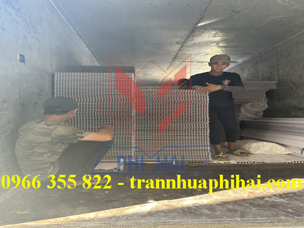 vận chuyển tấm trần nhựa thuỷ sản đến nhả máy